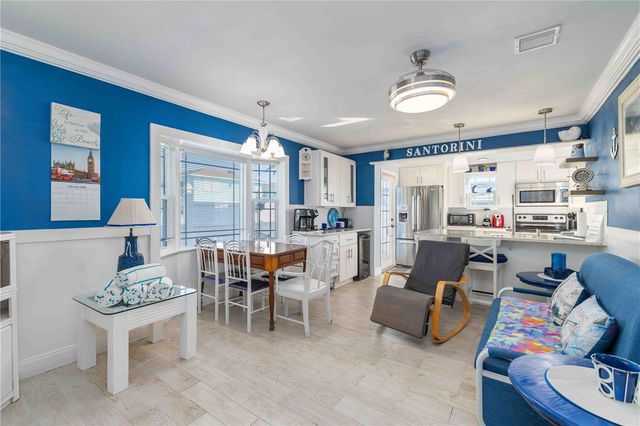 111 9TH STREET N, Bradenton Beach, FL 34217