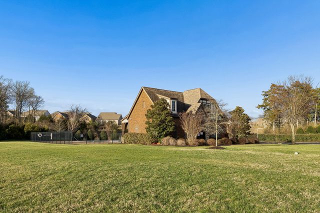 5105 Helmsdale Ct, Hermitage, TN 37076