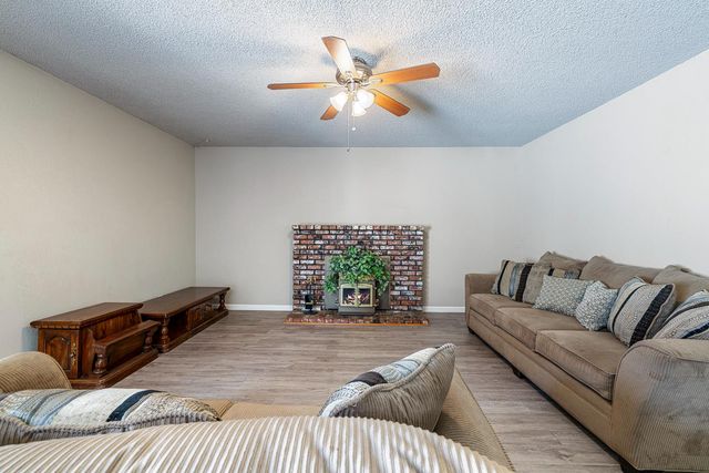 1427 Pierce Drive, Clovis, CA 93612