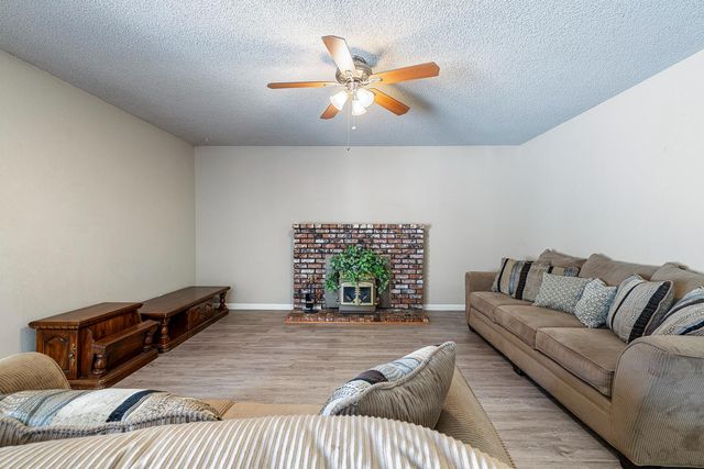 1427 Pierce Drive, Clovis, CA 93612