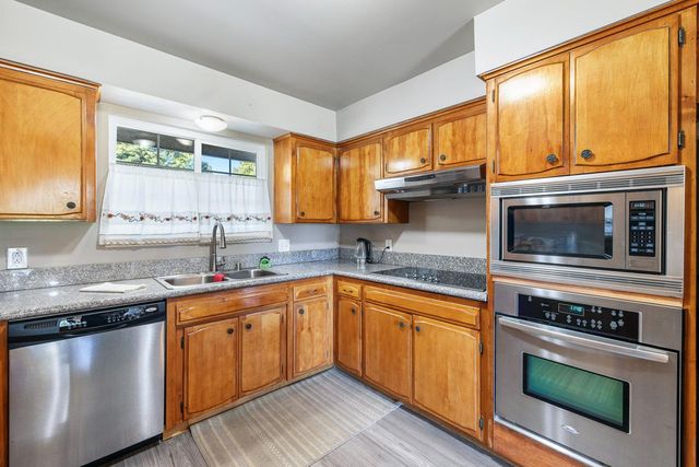 1427 Pierce Drive, Clovis, CA 93612