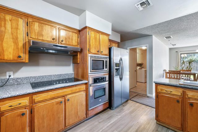 1427 Pierce Drive, Clovis, CA 93612