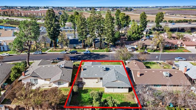 1427 Pierce Drive, Clovis, CA 93612