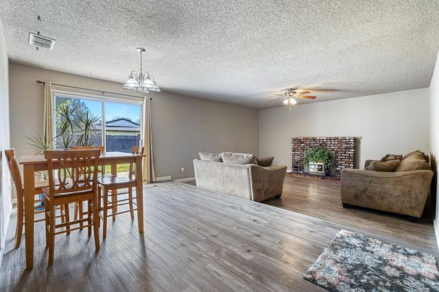 1427 Pierce Drive, Clovis, CA 93612