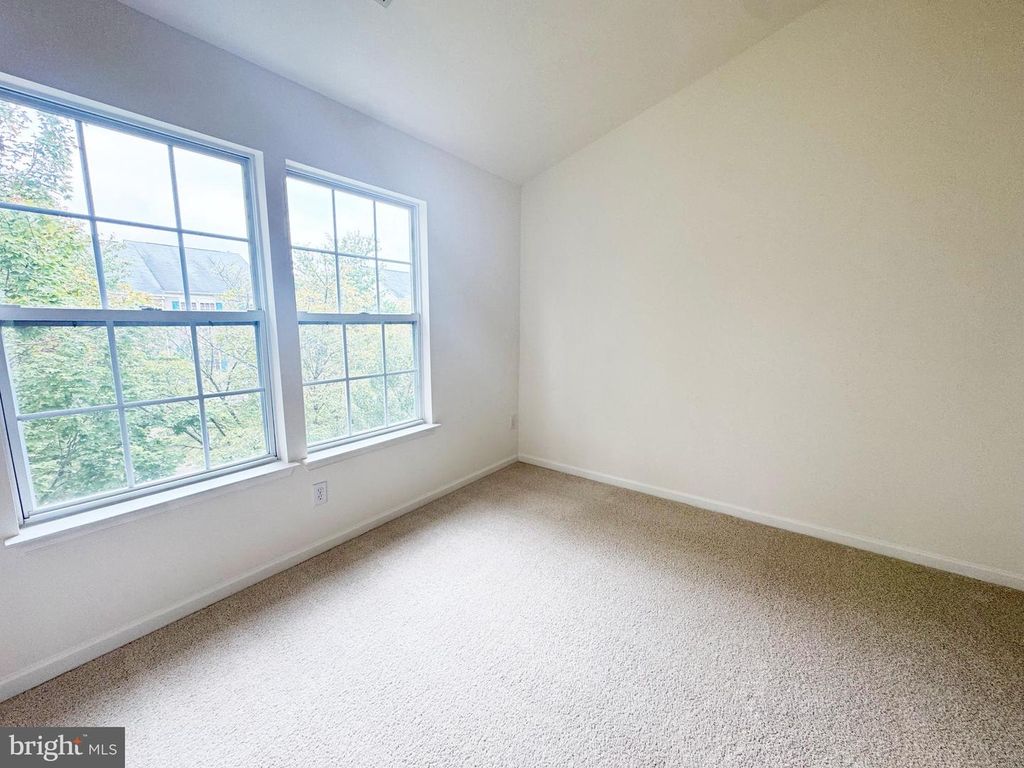 8800 STONEHOUSE DR, Ellicott City, MD 21043