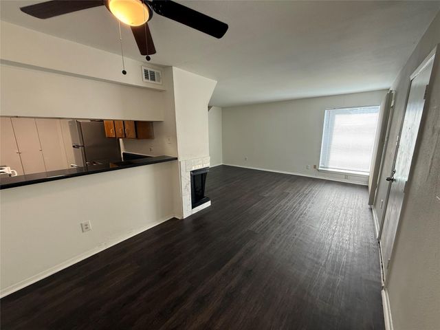 8050 Sands Point Drive C, Houston, TX 77036