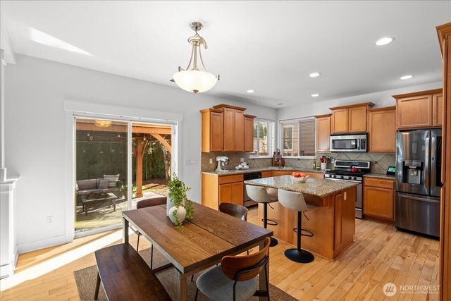 5221 NE 7th Place, Renton, WA 98059