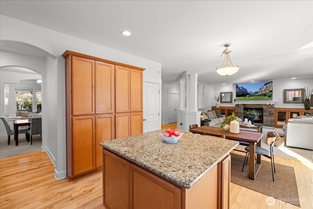 5221 NE 7th Place, Renton, WA 98059