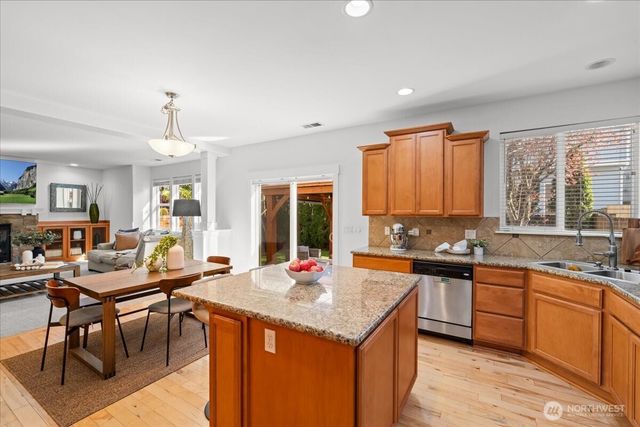 5221 NE 7th Place, Renton, WA 98059