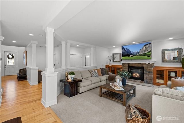 5221 NE 7th Place, Renton, WA 98059