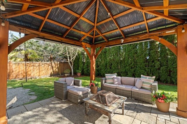 5221 NE 7th Place, Renton, WA 98059