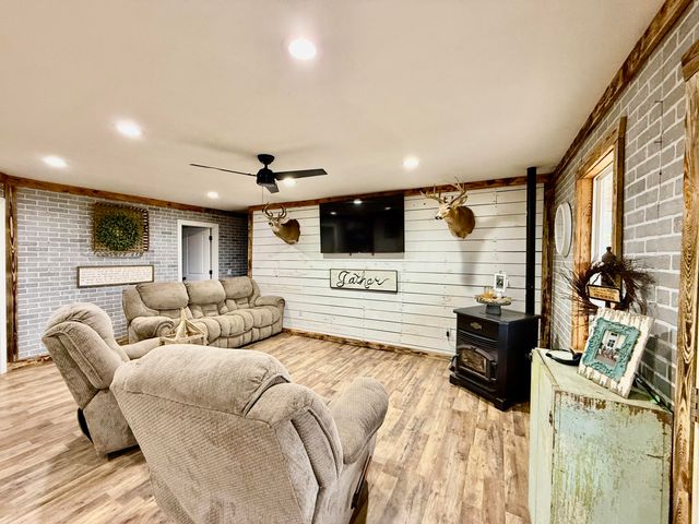 17456 Solo Road, Houston, MO 65483