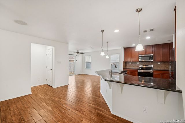 4530 Wrangler View, San Antonio, TX 78223