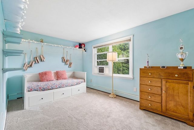 10 Lowell Dr, Stow, MA 01775