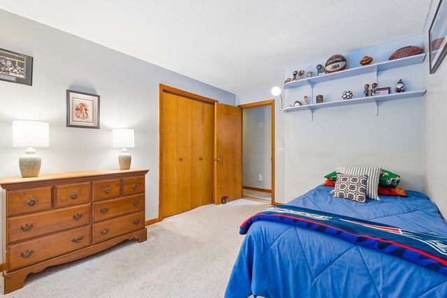 10 Lowell Dr, Stow, MA 01775
