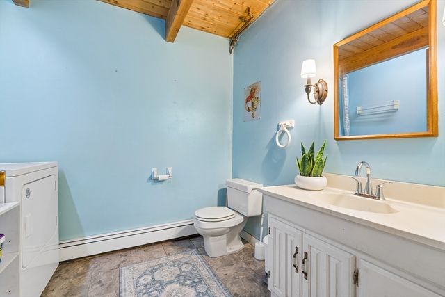 10 Lowell Dr, Stow, MA 01775