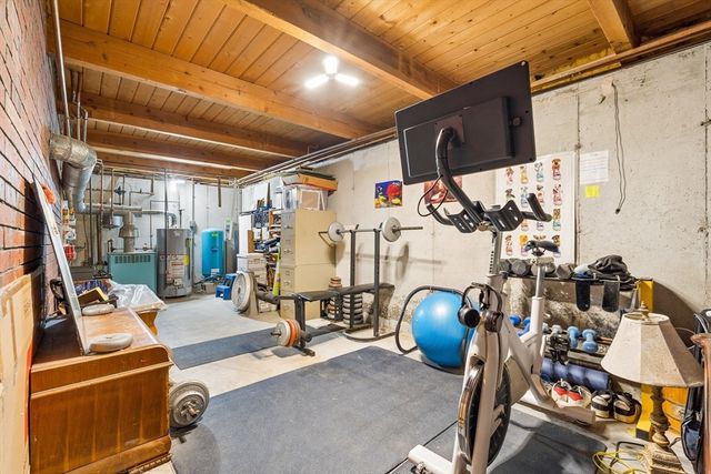 10 Lowell Dr, Stow, MA 01775