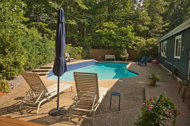 10 Lowell Dr, Stow, MA 01775
