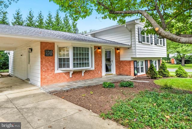 1722 PINE VALLEY DR, Vienna, VA 22182