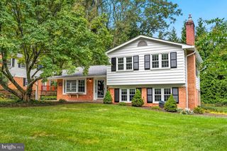1722 PINE VALLEY DR, Vienna, VA 22182