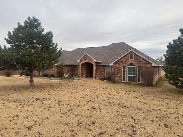 1560 Twin Spires Trail, Guthrie, OK 73044
