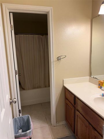 1560 Twin Spires Trail, Guthrie, OK 73044