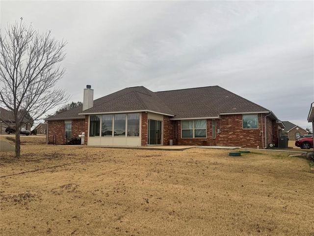 1560 Twin Spires Trail, Guthrie, OK 73044