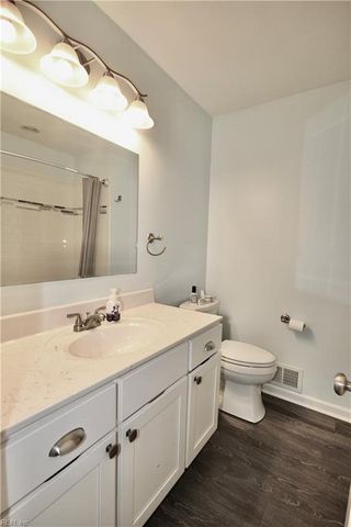 708 Caravelle DR, Chesapeake, VA 23322