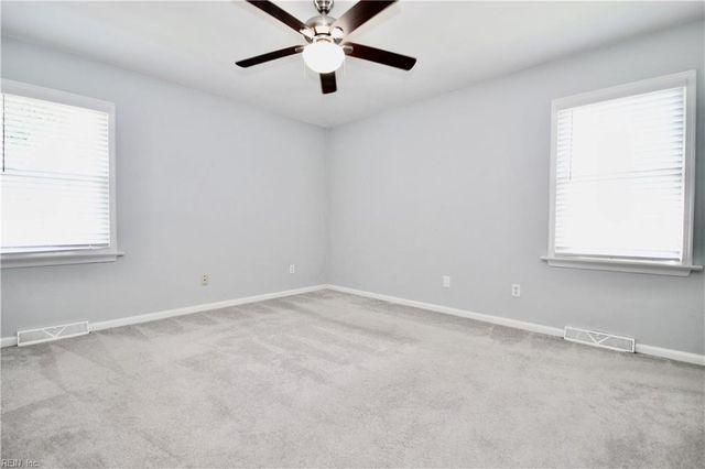 708 Caravelle DR, Chesapeake, VA 23322