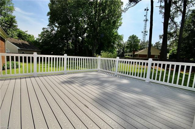 708 Caravelle DR, Chesapeake, VA 23322