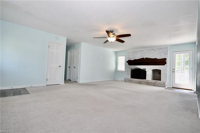 708 Caravelle DR, Chesapeake, VA 23322