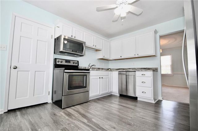 708 Caravelle DR, Chesapeake, VA 23322