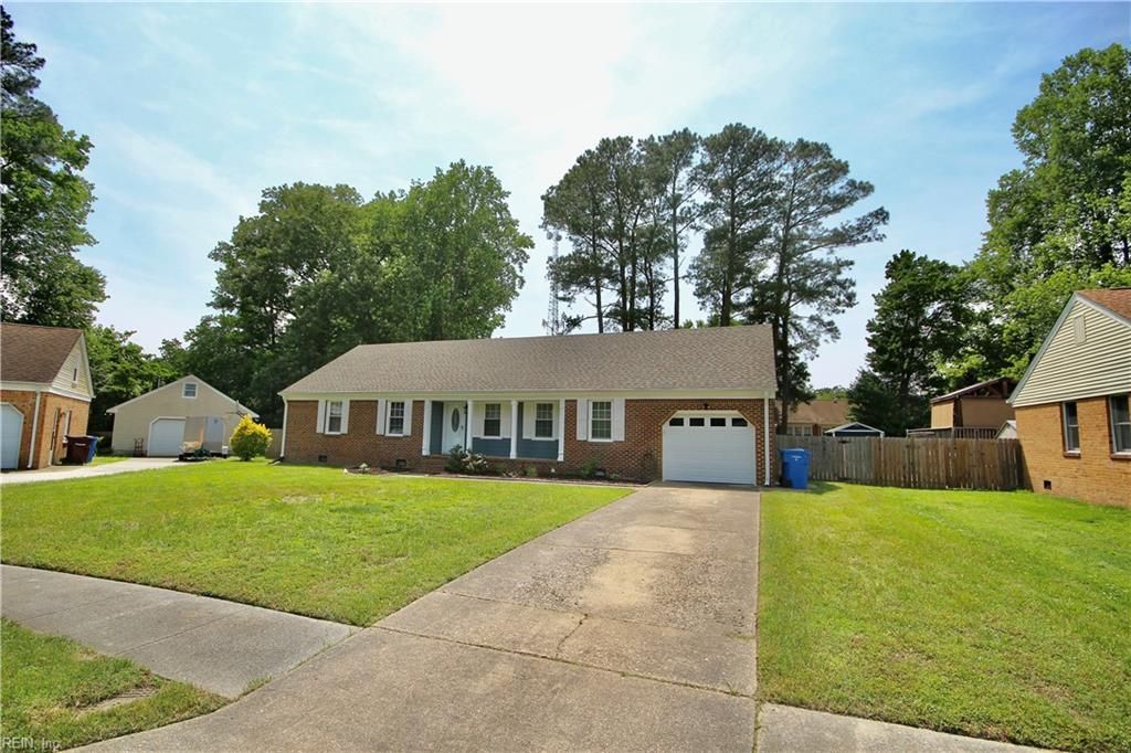 708 Caravelle DR, Chesapeake, VA 23322