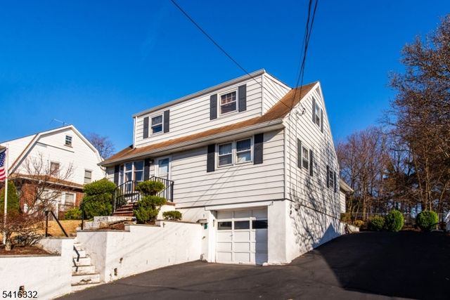 274 Dewey Ave, Totowa Boro, NJ 07512