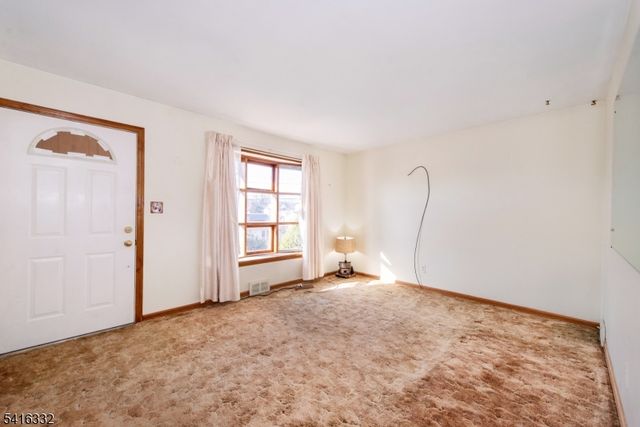 274 Dewey Ave, Totowa Boro, NJ 07512