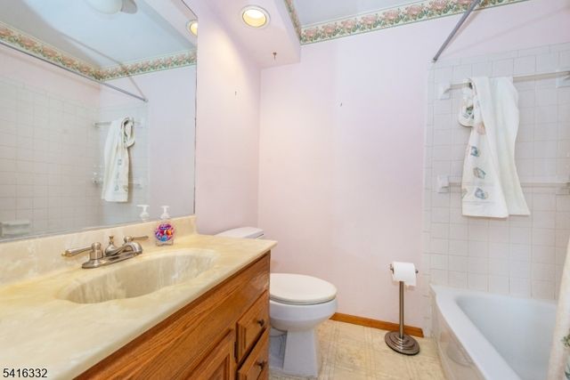 274 Dewey Ave, Totowa Boro, NJ 07512