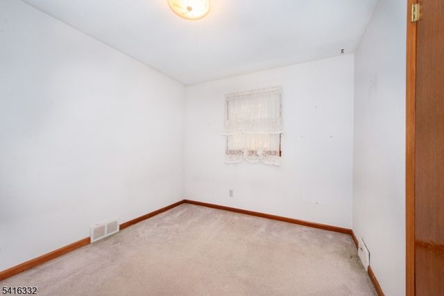 274 Dewey Ave, Totowa Boro, NJ 07512