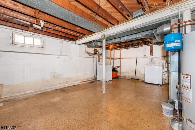 274 Dewey Ave, Totowa Boro, NJ 07512