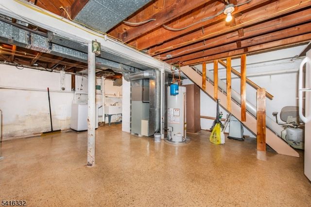 274 Dewey Ave, Totowa Boro, NJ 07512