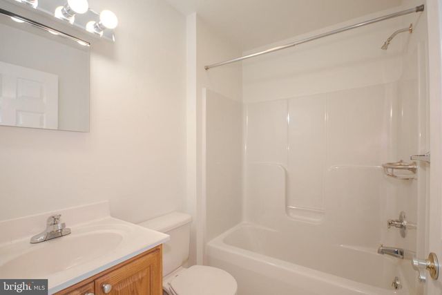 922 W SCHUMAKER MANOR DR, Salisbury, MD 21804