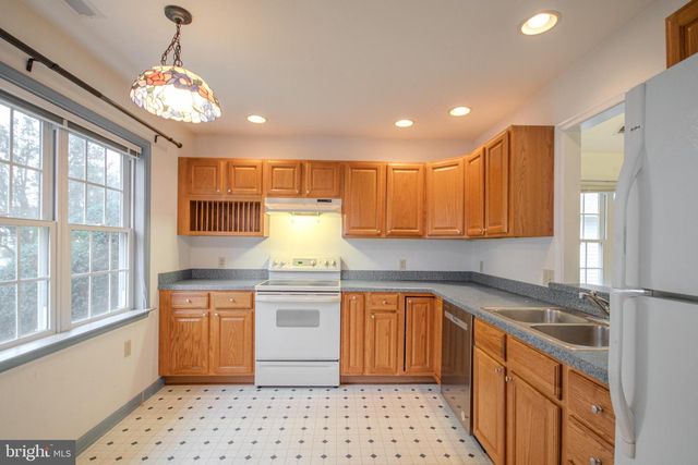 922 W SCHUMAKER MANOR DR, Salisbury, MD 21804
