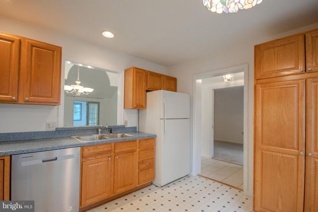 922 W SCHUMAKER MANOR DR, Salisbury, MD 21804