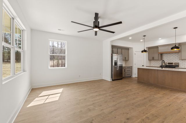 1033 Walnut Grove Road, Dickson, TN 37055