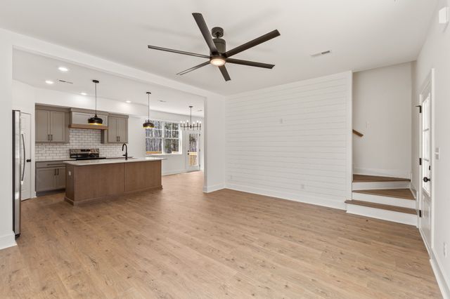 1033 Walnut Grove Road, Dickson, TN 37055