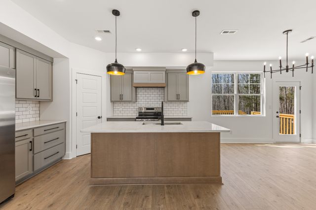 1033 Walnut Grove Road, Dickson, TN 37055