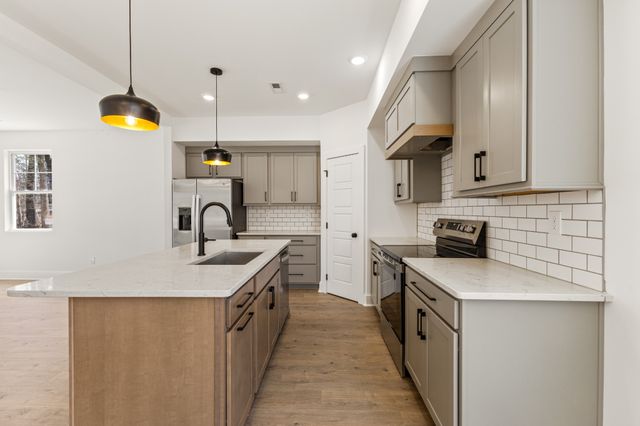 1033 Walnut Grove Road, Dickson, TN 37055