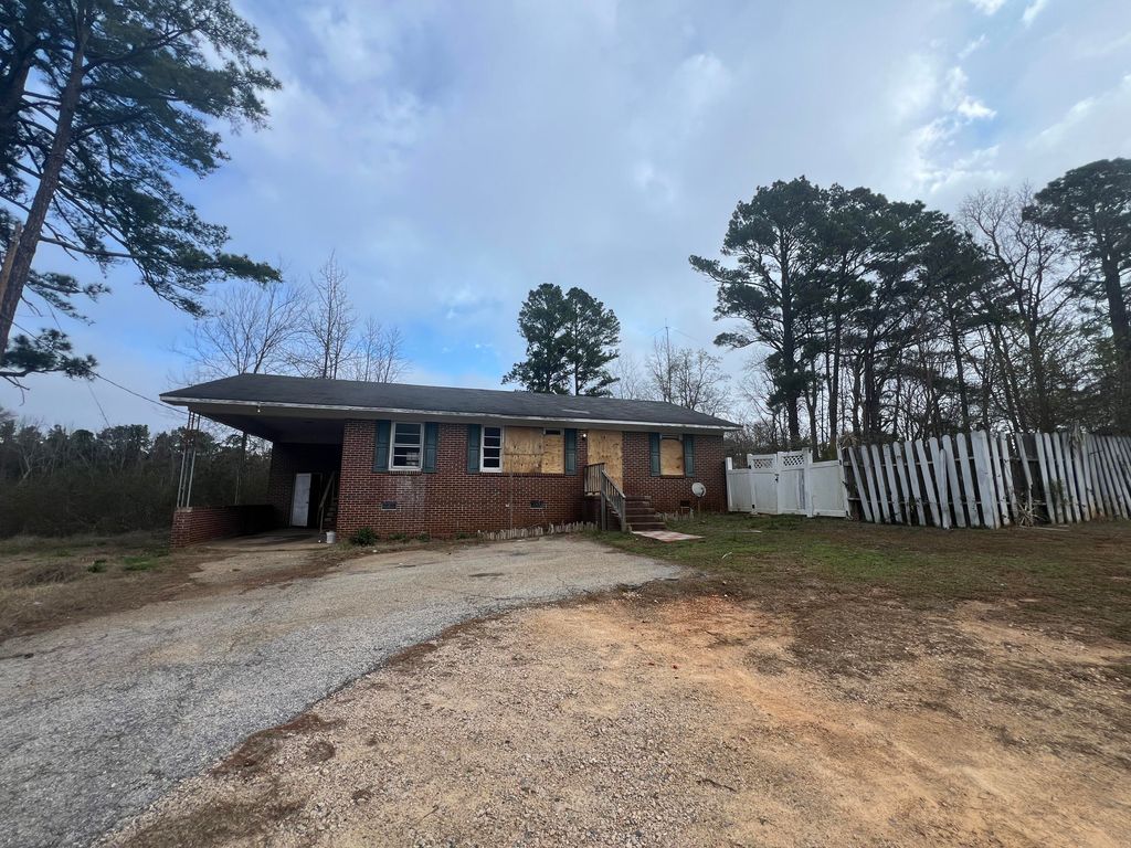 Image 1 of property listing at 1981 Great Falls Highway, Blackstock, SC 29014