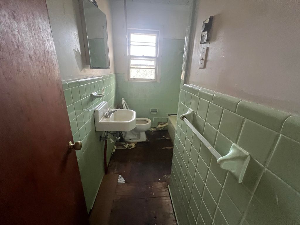 Image 13 of property listing at 1981 Great Falls Highway, Blackstock, SC 29014