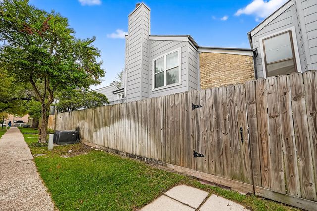 711 Worthshire Street, Houston, TX 77008