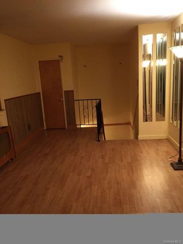 261-29 langston ave b, Glen Oaks, NY 11004